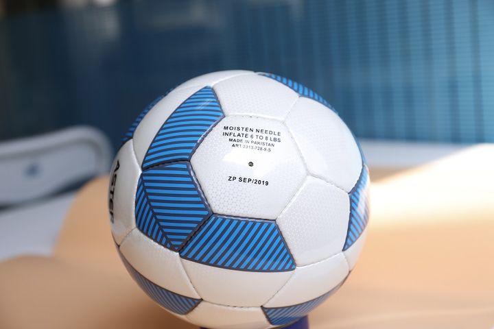 Quả Bóng Đá Futsal Zocker Aster ZF – A202, Thiết Kế Trẻ Trung Đẹp Mắt, Phù Hợp Cho Sân Futsal Và Sân 5 Người