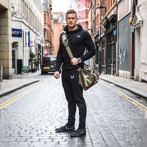 Áo thể thao nam dài tay ASRV có túi - Chất liệu thun Polyester thoáng khí, co dãn cao, phù hợp cho tập Gym và thể thao hàng ngày.
