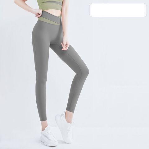 Bộ quần áo tập gym yoga nữ Gepo GP302 - Thiết kế trẻ trung, co giãn, thấm hút mồ hôi tốt, hoàn hảo cho tập luyện thể thao