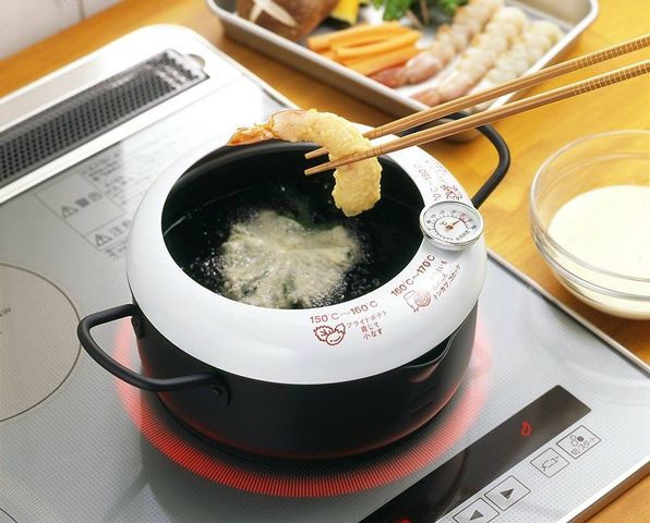 Nồi Chiên Đa Năng Nhật Bản Yoshikawa 20cm - Lớp Chống Dính Cao Cấp, Thiết Kế Hạn Chế Bắn Mỡ, Dùng Được Cho Bếp Từ, Bếp Ga, Dễ Vệ Sinh