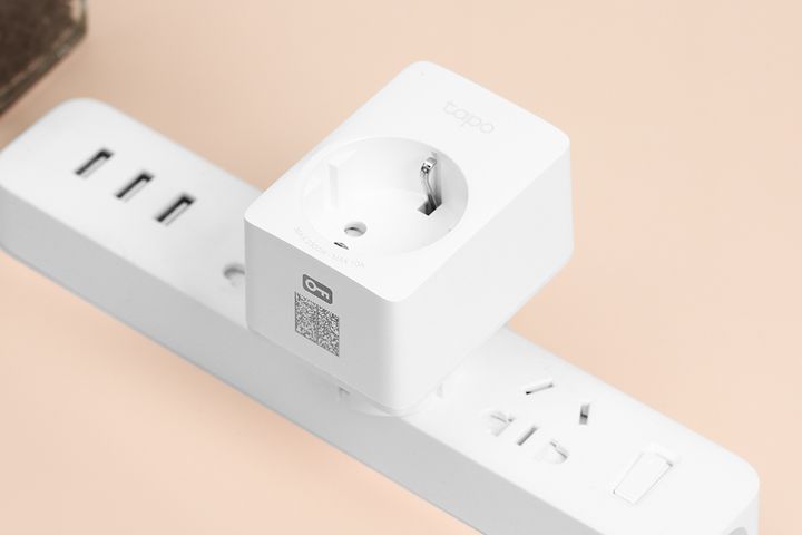 Ổ Cắm Wifi Thông Minh TP-Link Tapo P100 - Điều Khiển Từ Xa Qua Ứng Dụng, Tương Thích Alexa & Google Assistant, Thiết Kế Nhỏ Gọn 2300W