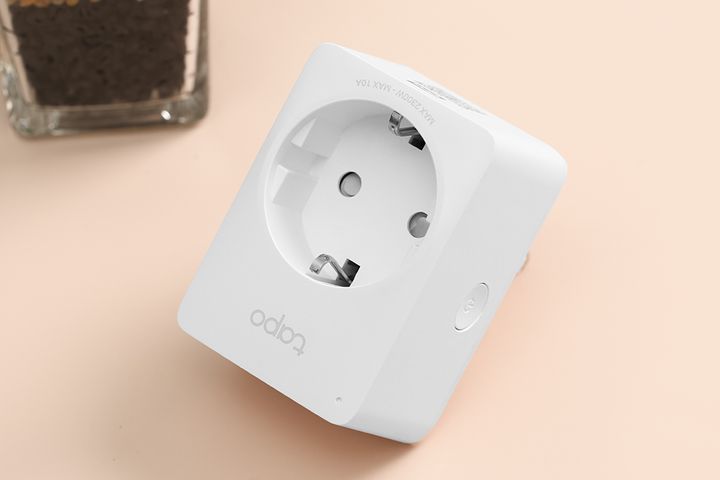 Ổ Cắm Wifi Thông Minh TP-Link Tapo P100 - Điều Khiển Từ Xa Qua Ứng Dụng, Tương Thích Alexa & Google Assistant, Thiết Kế Nhỏ Gọn 2300W