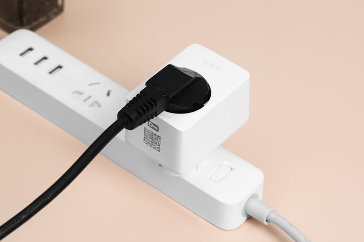 Ổ Cắm Wifi Thông Minh TP-Link Tapo P100 - Điều Khiển Từ Xa Qua Ứng Dụng, Tương Thích Alexa & Google Assistant, Thiết Kế Nhỏ Gọn 2300W