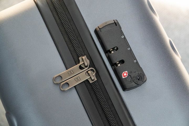 Vali Du Lịch Xiaomi 90 Point - Polycarbonate Bền Bỉ, Chống Va Đập, 4 Bánh Xoay 360 Độ - Lựa Chọn Tối Ưu Cho Mọi Chuyến Đi