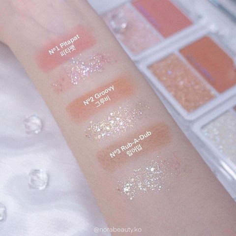 Bảng Phấn Mắt 2 Màu Ánh Nhũ Unleashia Tap Me Palette Duo - Độ Bám Dính Tốt, Kết Cấu Mịn, Trang Điểm Rực Rỡ, Dễ Sử Dụng