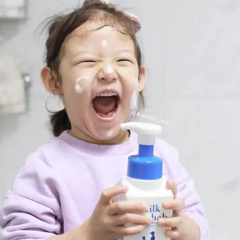 Sữa Rửa Mặt Dạng Bọt Milk Baobab Cho Trẻ Em - Giữ Ẩm, Làm Sạch Dịu Nhẹ, 300ml