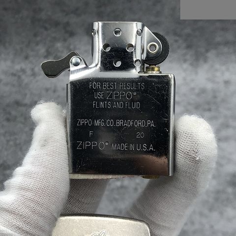 Bật Lửa Zippo 1941 Replica 25th Anniversary - Quà Tặng Lịch Sử Độc Đáo, Hàng Chính Hãng, Chất Liệu Đồng Thau Cao Cấp