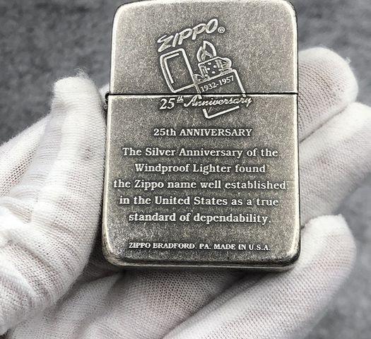 Bật Lửa Zippo 1941 Replica 25th Anniversary - Quà Tặng Lịch Sử Độc Đáo, Hàng Chính Hãng, Chất Liệu Đồng Thau Cao Cấp