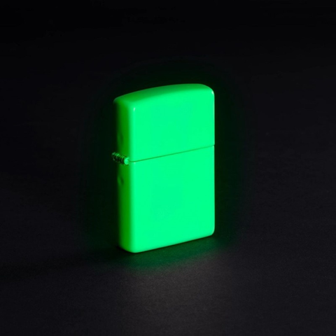 Bật Lửa Zippo 49193 Classic Glow In The Dark - Bật Lửa Dạ Quang Cổ Điển, Thương Hiệu Uy Tín, Quà Tặng Sang Trọng