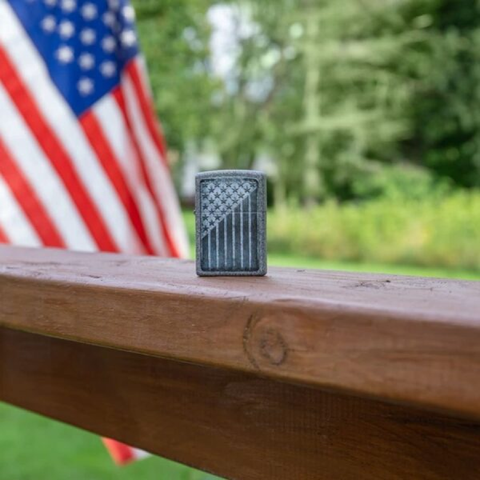 Bật Lửa Zippo 49485 Stars and Stripes - Thiết Kế Quốc Kỳ Mỹ Chống Gió, Sang Trọng và Đẳng Cấp Cho Quý Ông