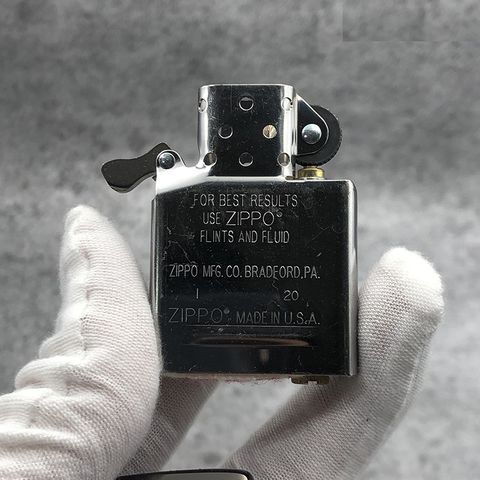 Bật lửa Zippo Emblem BK GT-R ZA-5-206B - Bật lửa chống gió cao cấp với thiết kế sang trọng và logo GT-R, thích hợp cho tín đồ đam mê xe hơi.