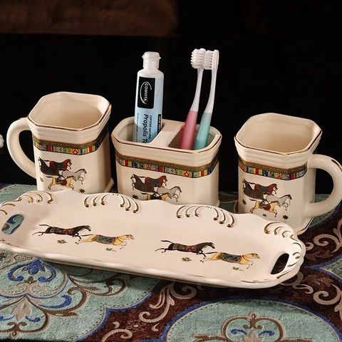 Bộ cốc đánh răng gốm sứ họa tiết ngựa cao cấp - Set 2 cốc, 1 ống đựng và khay sang trọng cho phòng tắm hiện đại