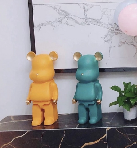 Gấu Bearbrick 50cm Tai Vàng - Đồ Trang Trí Nhà Cửa Thời Thượng Chất Liệu Cao Cấp, Chống Va Đập và Nước