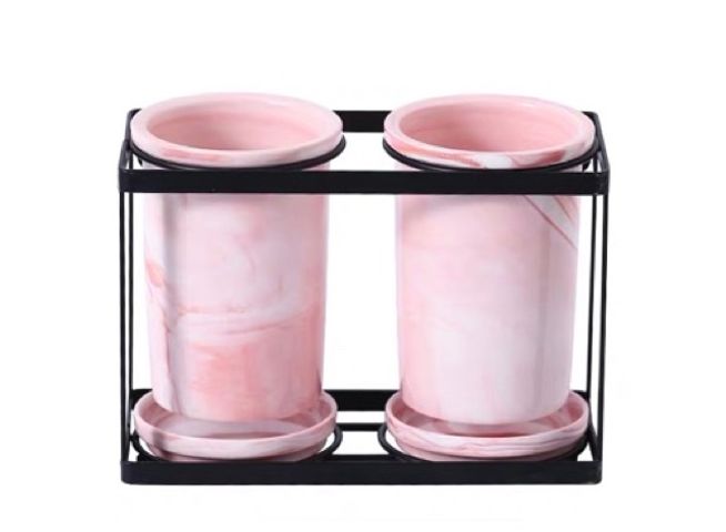 Set ống đựng đũa sứ hồng cao cấp kèm kệ gỗ và khay hứng nước - Dụng cụ nhà bếp đẹp mắt, sang trọng