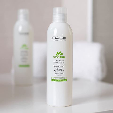 Toner Dưỡng Da Dầu Mụn Babe Stop Akn Astringent Tonic Lotion 250ml - Làm Sạch Lỗ Chân Lông, Cân Bằng Dầu Nhờn, Giảm Mụn hiệu quả
