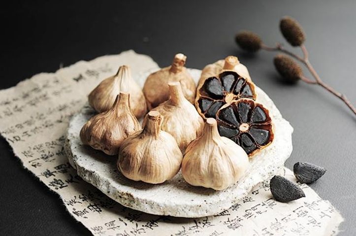 Tỏi Đen Sơn Đông Ling Kang Yi Pin 500g - Sản Phẩm Chức Năng Tốt Cho Sức Khỏe, Hỗ Trợ Tăng Cường Đề Kháng Và Cải Thiện Trí Nhớ