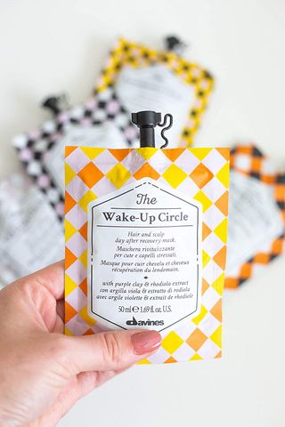 Kem ủ tóc tái tạo Davines The Wake-up Circle - Phục hồi và dưỡng ẩm cho tóc bồng bềnh, đầy sức sống, 50ml
