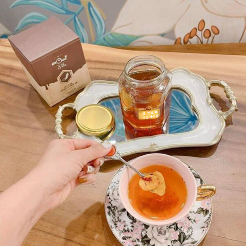 Mật Ong Sâm Saffron Mama Chue Hàn Quốc - Tăng Cường Sức Khỏe, Làm Đẹp Da, Hỗ Trợ Cơ Thể Bồi Bổ, Detox Tự Nhiên 500ml