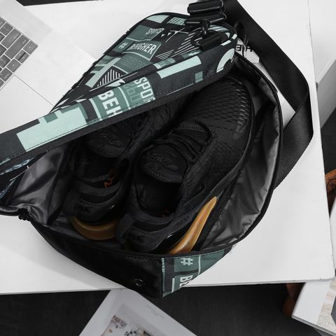 Túi đựng giày Hier Graphic Shoebox - Dụng cụ thể thao tiện lợi với quai đeo và ngăn zip cho đồ cá nhân, chất liệu chống thấm 100% Polyester