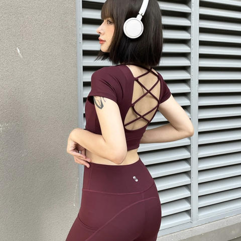 Bộ đồ tập gym yoga S210501-2 áo croptop lưng dây đan chéo + legging cạp cao - Thoải mái, thời trang cho nữ giới luyện tập