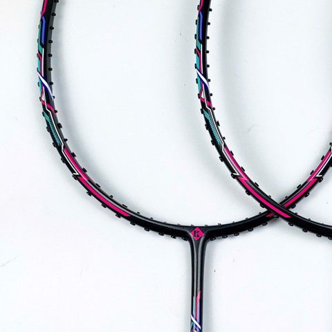 Vợt Cầu Lông Kumpoo Power Balanced 11 - Carbon Graphite Cao Cấp, Độ Chính Xác Cao, Thế Hệ Mới Dành Cho Người Chơi Nâng Cao Kỹ Thuật