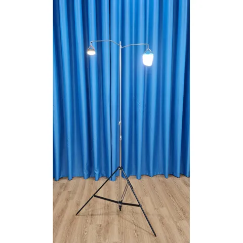 Giá treo đèn dã ngoại 3 chân gấp gọn Campingmoon - Bền bỉ, tiện lợi cho cắm trại và trang trí, chiều cao điều chỉnh tối đa 2.4m, chịu tải 5kg.