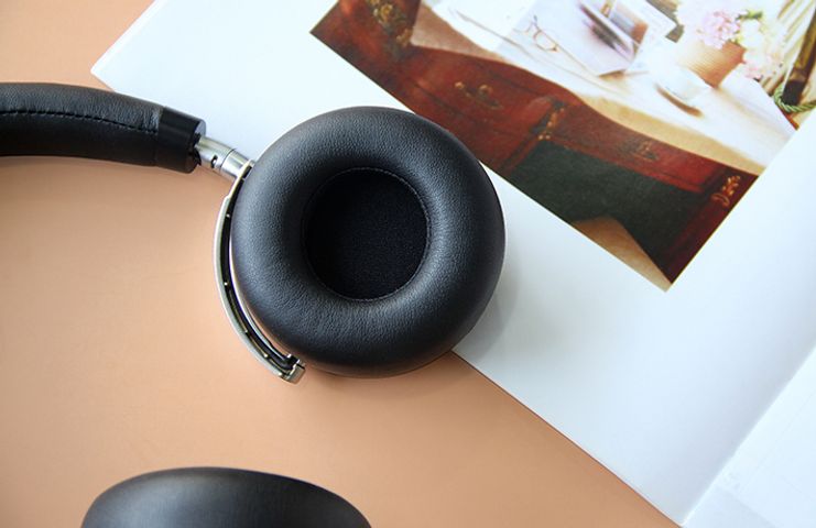 Tai nghe Bluetooth chụp tai Remax RB-620HB có mic đàm thoại - Thiết kế hiện đại, âm thanh sống động, thời gian sử dụng 18 giờ