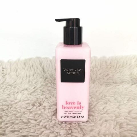 Sữa Dưỡng Thể Victoria's Secret Love Is Heavenly 250ml - Hương Thơm Quyến Rũ, Dưỡng Da Mịn Màng, Tươi Mát, Sang Trọng