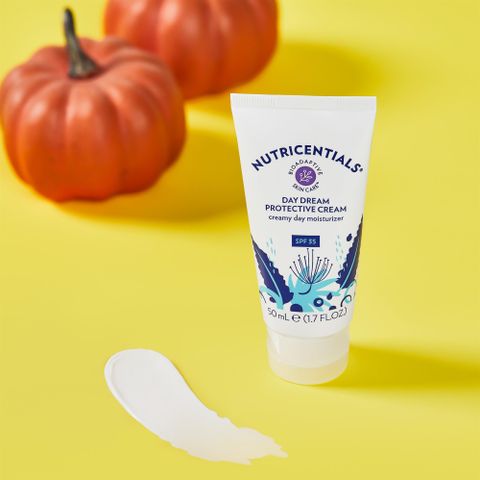 Kem Dưỡng Ngày Nuskin Day Dream Protective Cream SPF35 - Dưỡng Ẩm, Chống Nắng, Bảo Vệ Da Rạng Rỡ, Phù Hợp Da Thường và Khô