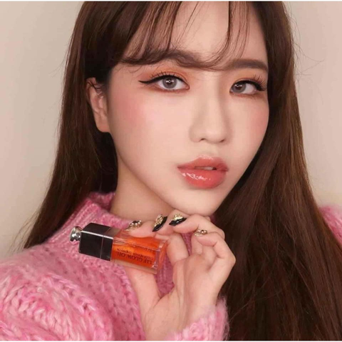 Son Dưỡng Dior Addict Lip Glow Oil 004 Coral - Son Dưỡng Dạng Dầu Màu Cam Nhạt Tươi Tắn, Chất Dưỡng Môi Mềm Mượt, Chính Hãng