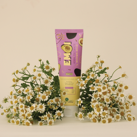 Kem đánh răng Emoi Herbal Toothpaste 100g - Dầu hạt bơ & Tinh dầu tự nhiên, Hỗ trợ làm sạch răng & Thơm miệng tự nhiên