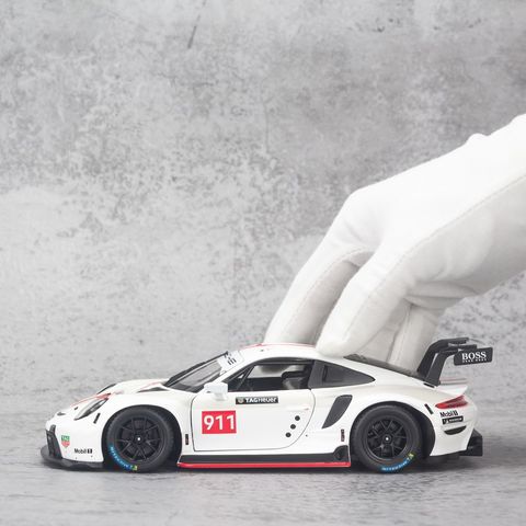 Mô Hình Xe Đua Porsche 911 RSR 1:24 Bburago - Mô Phỏng Chi Tiết Đẹp Mắt Dành Cho Người Sưu Tập và Trang Trí Nhà Cửa