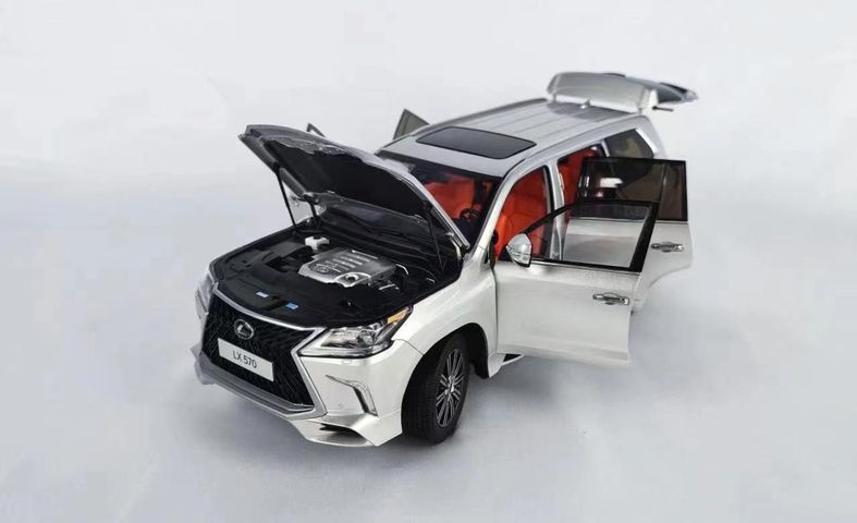 Mô hình xe Lexus LX570 Supersport 2021 LCD tỉ lệ 1:18 - Kiểu dáng tinh tế, sắc nét, đồ trang trí hoàn hảo cho phòng khách và showroom