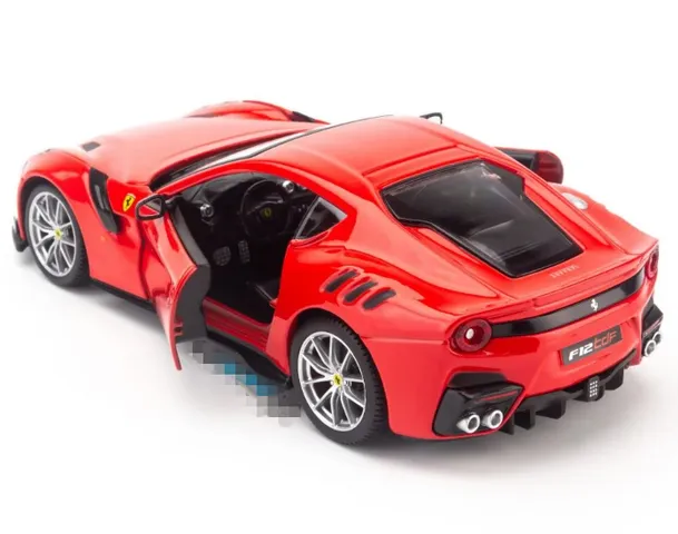 Mô hình xe ô tô Ferrari F12tdf 1:24 Bburago - Mô phỏng chi tiết siêu xe thể thao kim loại chắc chắn, quà tặng lý tưởng cho tín đồ đam mê xe hơi.