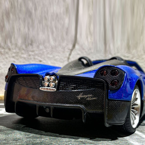 Mô hình xe ô tô Pagani Huayra Roadster tỉ lệ 1:24 CCA - Siêu xe phong cách, chất liệu hợp kim cao cấp, quà tặng hoàn hảo cho dân đam mê xe hơi