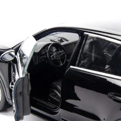 Mô Hình Xe Porsche Cayenne Turbo 1:24 Welly - Chi Tiết Sang Trọng, Mô Phỏng Đẹp Mắt cho Trang Trí Nội Thất và Bàn Làm Việc