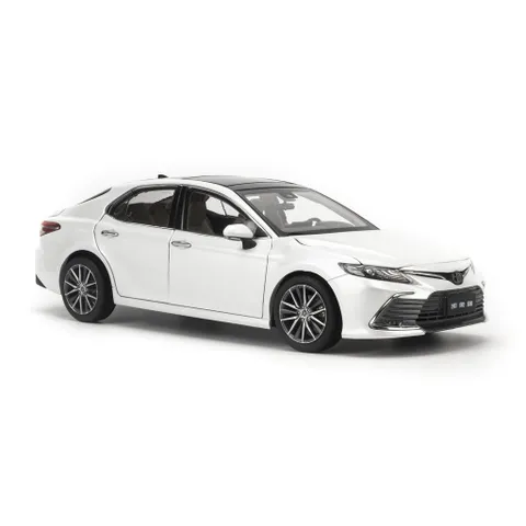 Mô hình xe Toyota Camry 2021 1:18 Paudi - Chi tiết kim loại bền, lốp cao su, quà tặng hoàn hảo cho người yêu xe hơi.