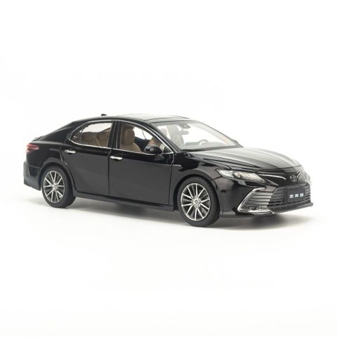 Mô hình xe Toyota Camry 2021 1:18 Paudi - Chi tiết kim loại bền, lốp cao su, quà tặng hoàn hảo cho người yêu xe hơi.