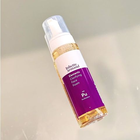 Sữa Rửa Mặt Tạo Bọt Juliette Armand Clarifying Face Foam cho Da Dầu và Mụn - Làm Sạch Sâu và Cân Bằng Dầu, Chai 230ml