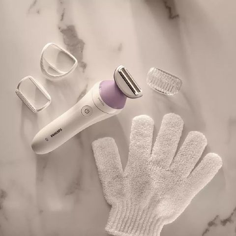 Máy cạo lông cho nữ Philips Lady Shaver BRL136/00 - Thiết kế nhỏ gọn, cạo khô và ướt, an toàn cho da, chăm sóc cá nhân hiệu quả