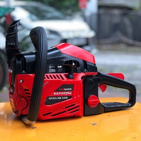 Máy Cưa Xăng Kamastsu 5200 - Công Suất 1,9KW, Tốc Độ Tối Đa 9000 Vòng/Phút, Dễ Dàng Vệ Sinh Cho Cắt Cây, Xẻ Gỗ Nhanh Chóng