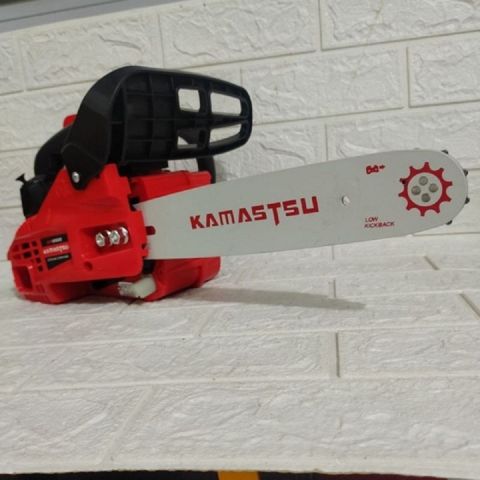 Máy cưa xích Kamastsu KM2500 - Cót giật đôi, động cơ 2 thì, mạnh mẽ, dễ khởi động, chuyên cưa gỗ lớn, máy chạy khỏe tiết kiệm sức lao động.