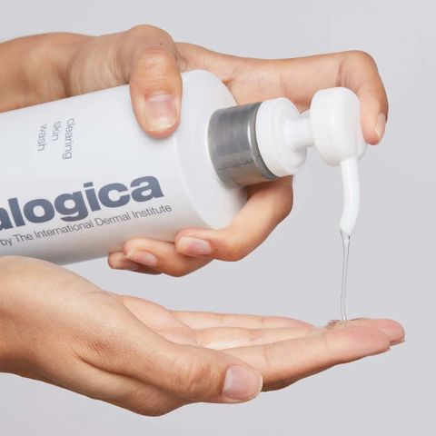 Sữa Rửa Mặt Dermalogica Clearing Skin Wash cho Da Mụn - Giải Quyết Vấn Đề Dầu Thừa, Tắc Nghẽn, Sạch Sâu Lỗ Chân Lông 250ml
