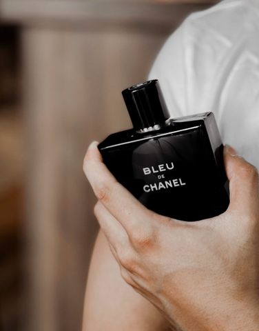 Nước hoa nam Bleu De Chanel EDT Pour Homme 100ml - Hương gỗ thơm nam tính, lịch lãm, sang trọng cho phái mạnh