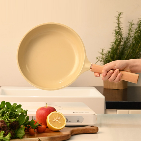 Chảo chống dính phủ gốm Haatz đúc nguyên khối 24cm - Chất liệu bền bỉ, giữ nhiệt lâu, dễ sử dụng và vệ sinh, hoàn hảo cho mọi món ăn.