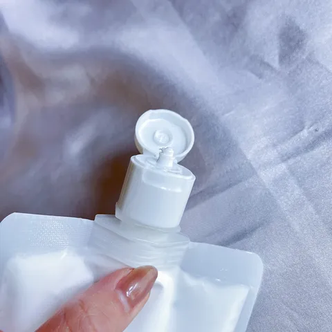 Kem Dưỡng Trắng Da Snow Tiara White Cream - Hỗ Trợ Làm Sáng Da, Cấp Ẩm, Giảm Thâm, Công Thức Nhẹ Gọn - Sản Phẩm Nhật Bản 240g