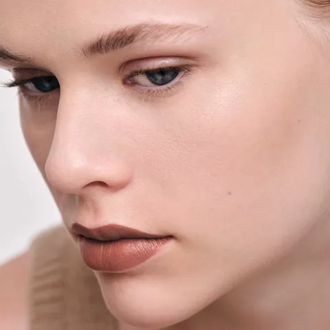 Son Prada Monochrome Hyper Matte B01 Argile - Son Lì Cao Cấp Tông Nâu Tây Sang Trọng, Thời Thượng, Chất Lì Mịn Mượt