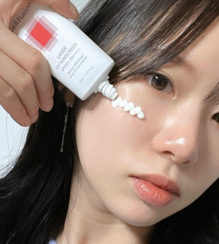 Combo 2 Kem Chống Nắng Cell Fusion C Laser UV Sunscreen SPF50+ PA+++ - Bảo Vệ Da Tối Ưu, Dưỡng Ẩm & Nâng Tone Da Mịn Màng