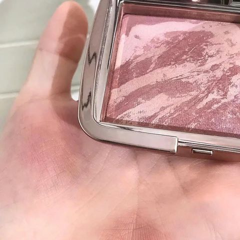 Phấn Má Hồng Hourglass Ambient Lighting Blush - Chất Phấn Siêu Mịn Tạo Hiệu Ứng Tự Nhiên, Nhiều Màu Sắc Đẹp, Phù Hợp Với Mọi Phong Cách Trang Điểm