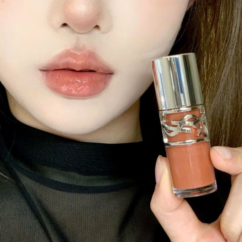 Son dưỡng môi YSL Loveshine Plumping Lip Oil Gloss 04 Honey Pure Love Cam Nâu - Dưỡng ẩm, bóng nhẹ, cho môi mềm mại và quyến rũ